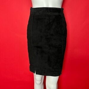 Black embroidered midi skirt 🖤🖤​​​​​​​​​​​​​​​